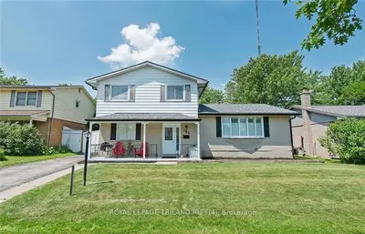195 BELMONT Drive, London South, ON N6J 2E6