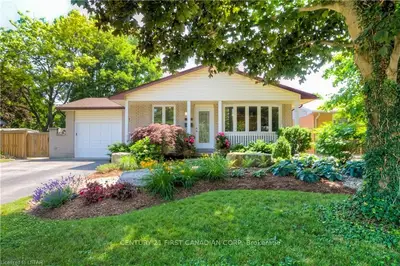 317 HELEN Drive, Strathroy-Caradoc, ON N7G 3M6