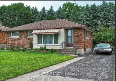 921 Cromwell Street, Woodstock, On N4s 5b4
