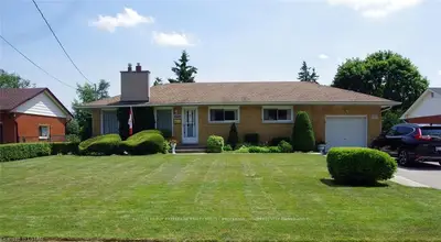 996 PLANTATION Road, London North, ON N6H 2Y4
