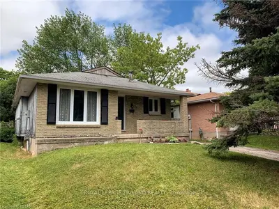 35 BEECHMOUNT Crescent, London South, ON N6E 2J2