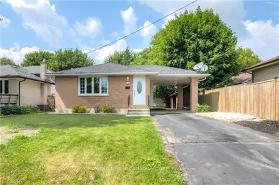 736 DUNELM Lane, London South, ON N6E 1J7