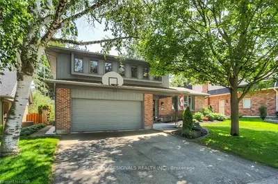 16 CONIFER Crescent, London South, ON N6K 2V2