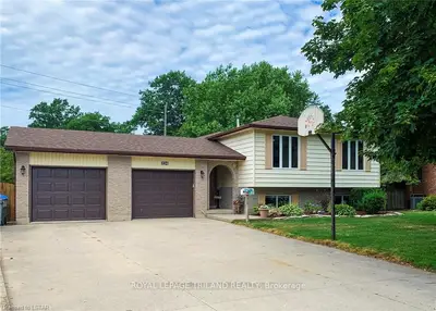 224 SOUTHFIELD Drive, Strathroy-Caradoc, ON N7G 3V4