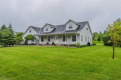 8220 LONGWOODS Road, London South, ON N6P 1L4