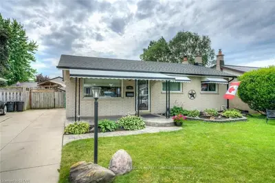 38 VILLENEUVE Crescent, London East, ON N5V 1M8