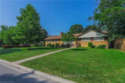 400 Coombs Avenue, London North, ON N6G 1J5