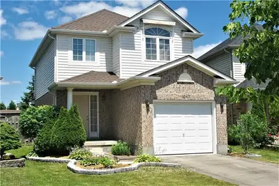 1047 CROSSCREEK Crescent, London East, ON N5Y 6K9