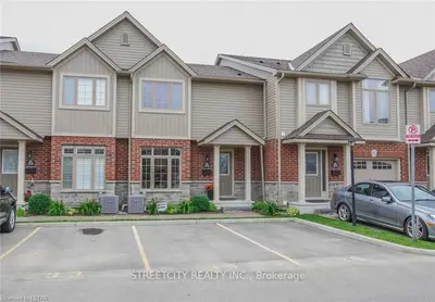 3399 CASTLE ROCK Place 35, London South, ON N6L 0C8