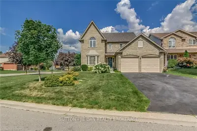 122 CEDARWOOD Crescent, London North, ON N6H 5E7