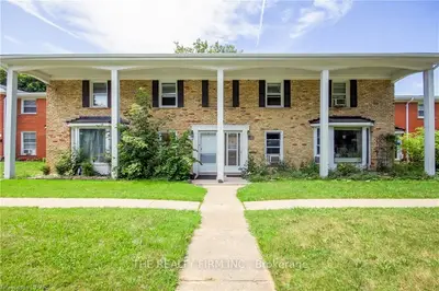 49 ARBOUR GLEN Crescent, London East, ON N5Y 1Z9
