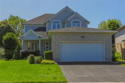 9 RICHMEADOW Crescent, London North, ON N6H 5E4