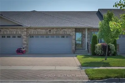 2092 DENVIEW Avenue, London North, ON N6G 0J5