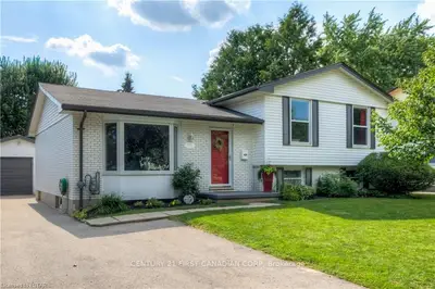 1621 TROSSACKS Avenue, London North, ON N5X 2G3