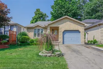 79 STONEHENGE Road, London East, ON N5V 4M6