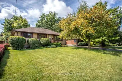 1273 HILLCREST Avenue, London East, ON N5Y 4N3