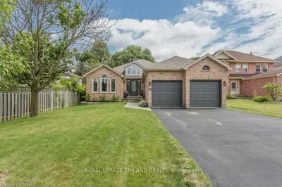 35 MEADOWRIDGE Crescent, London North, ON N6H 5E9
