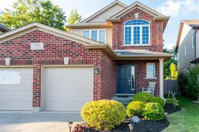755 SILVERFOX Crescent, London North, ON N6G 0G2