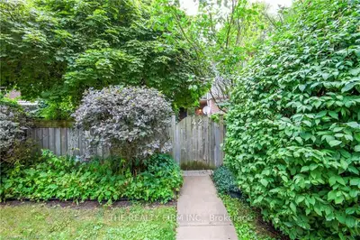 42 BERKSHIRE Court, London South, ON N6J 3N7