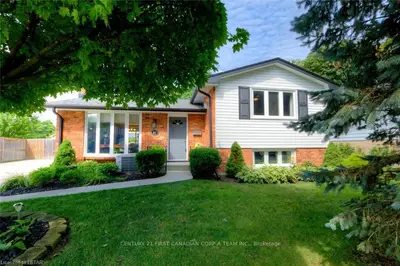 100 CUMBERLAND Crescent, London North, ON N5X 1B6