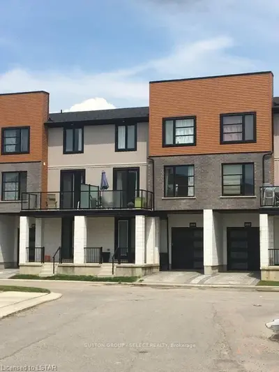 968 WEST VILLAGE Square, London North, ON N6H 0J7