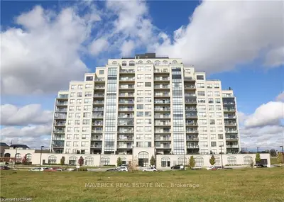 260 Villagewalk Boulevard 1204, London North, ON N6G 4Z1