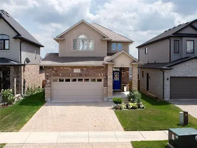 6731 NAVIN Crescent, London South, ON N6P 0B6