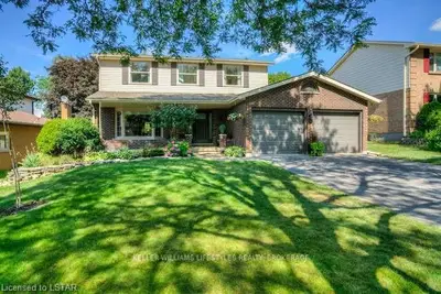 36 SOMERSET Crescent, London South, ON N6K 3M2