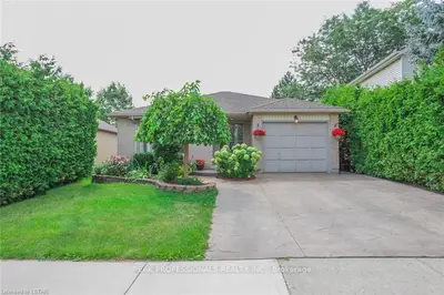 1119 ALDERSBROOK Road, London North, ON N6G 2X7