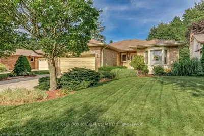 60 Moffat Crescent, London East, ON N5W 5X3
