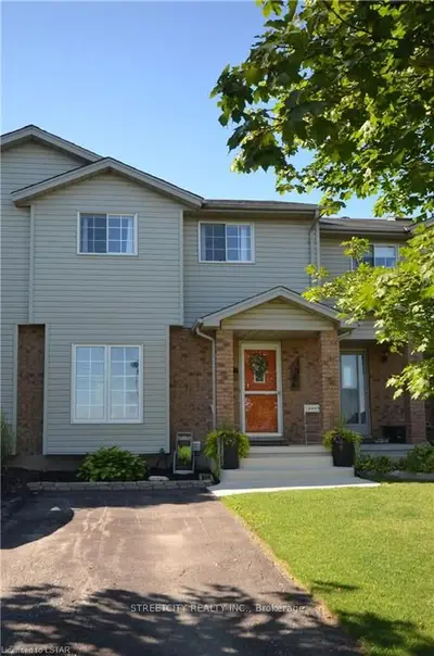 1906 MARCONI Boulevard, London East, ON N5V 4T5
