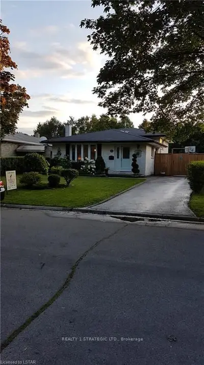 31 CARTIER Road, London East, ON N5V 1G4