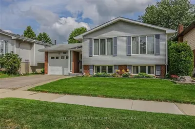 328 BLACKACRES Boulevard, London North, ON N6G 3C8