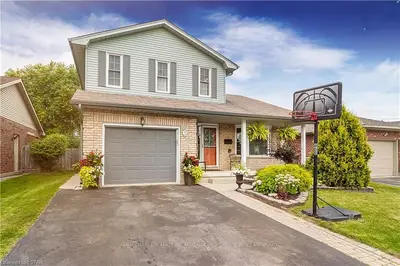 5 BONAPARTE Lane, London East, ON N5V 4B1