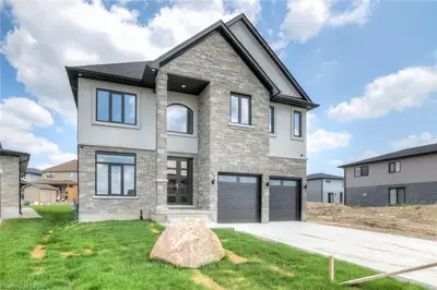 2202 BAKERVILLA Street, London South, ON N6P 0E5