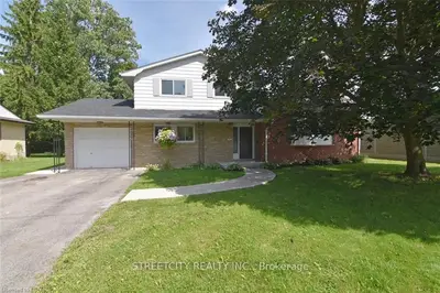 525 MIDDLEWOODS Drive, London North, ON N6G 1W3