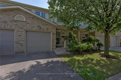 10 ROSSMORE Court 56, London South, ON N6C 6A3