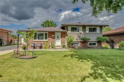 14 CURTIS Avenue, London South, ON N5Z 4G1