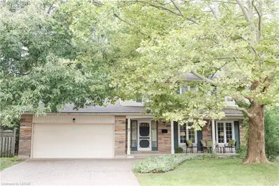 7 MELANIE Court, London North, ON N5X 1A3