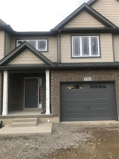 2677 ASIMA Drive, London South, ON N6M 0B3