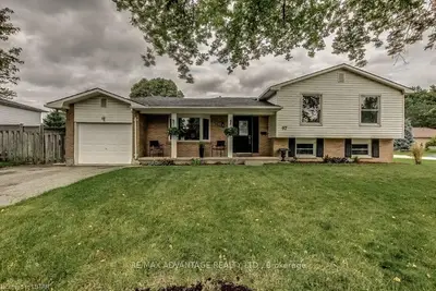 97 GLENROY Road, London South, ON N5Z 4H6