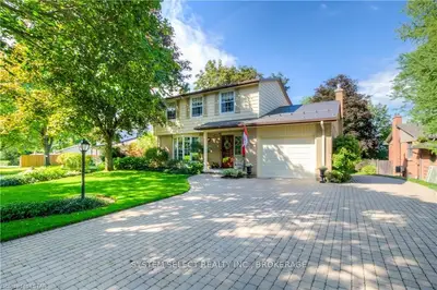 78 QUEEN ANNE Circle, London North, ON N6H 4B7