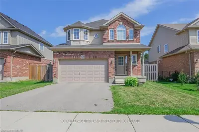 1081 SILVERFOX Drive, London North, ON N6G 0G2
