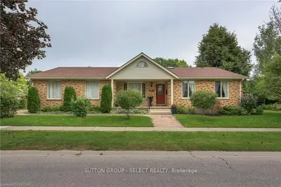 1586 PHILLBROOK Drive, London North, ON N5X 2S4