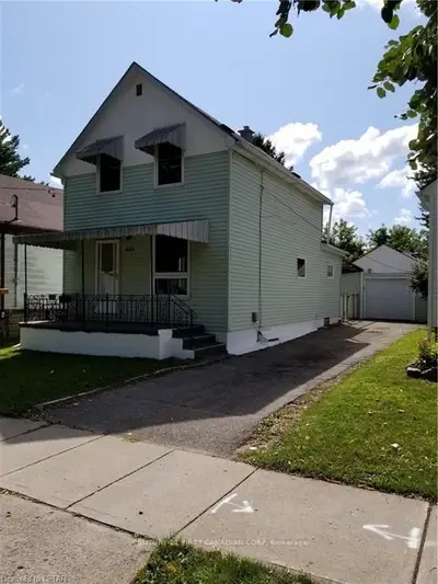 429 SALISBURY Street, London East, ON N5Y 3B3