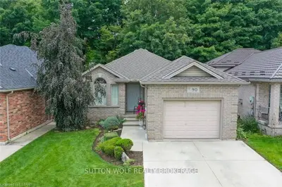 90 RIDGE Street, Strathroy-Caradoc, ON N7G 4K1