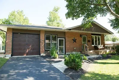 295 HELEN Drive, Strathroy-Caradoc, ON N7G 3M5