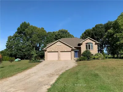 360 TRILLIUM Drive, Southwest Middlesex, ON N0L 1Z0