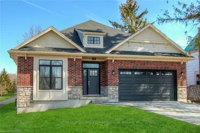 22670 ADELAIDE Road, Strathroy-Caradoc, ON N0L 1W0