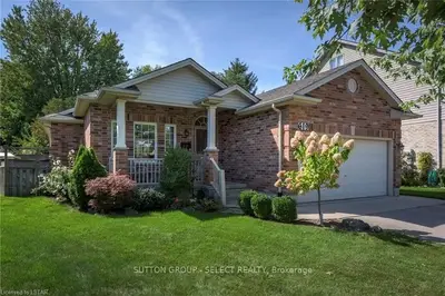 619 THORNWOOD Court W, London North, ON N6H 5J5